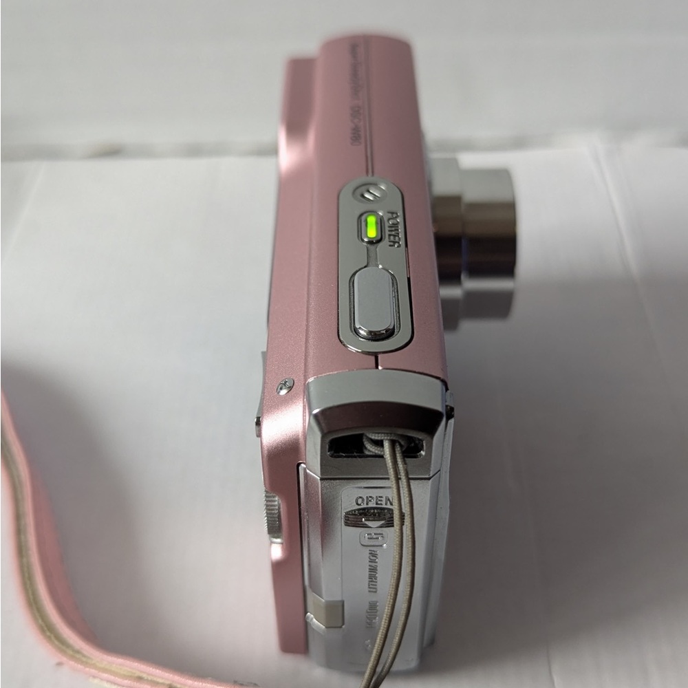 Sony Cyber-shot 7.2MP Digital Camera - Pink | Original Box, Charger, Case - Picture 4 of 10